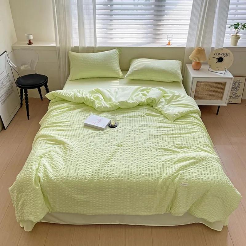 2025 new seersucker summer cool quilt double yarn summer air conditioner thin quilt machine washable student dormitory quilt 150x200cm 3pcs
2025 new seersucker summer cool quilt double yarn summer air conditioner thin quilt machine washable student dormitory quilt 150x200cm 3pcs