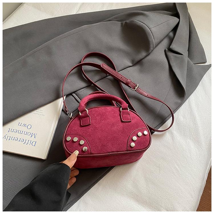 Korean version of simple shoulder bag casual messenger bag 2025 new fashion Korean version trend hand carry pillow bag underarm bag
Korean version of simple shoulder bag casual messenger bag 2025 new fashion Korean version trend hand carry pillow bag underarm bag