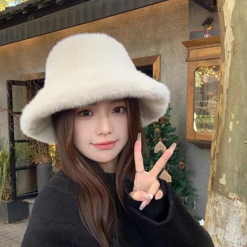 Fur and fur one-piece solid color hat for women versatile and warm with added fleece to make the face look small and warm белый
Fur and fur one-piece solid color hat for women versatile and warm with added fleece to make the face look small and warm белый