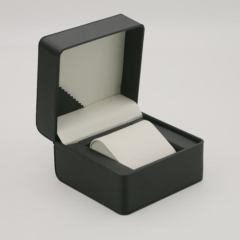 Single Watch Box Portable Wristwatch Organizer Watch Storage Case Pebbled Watch Packaging Box For Boutique Display Daily чёрный
Single Watch Box Portable Wristwatch Organizer Watch Storage Case Pebbled Watch Packaging Box For Boutique Display Daily чёрный
