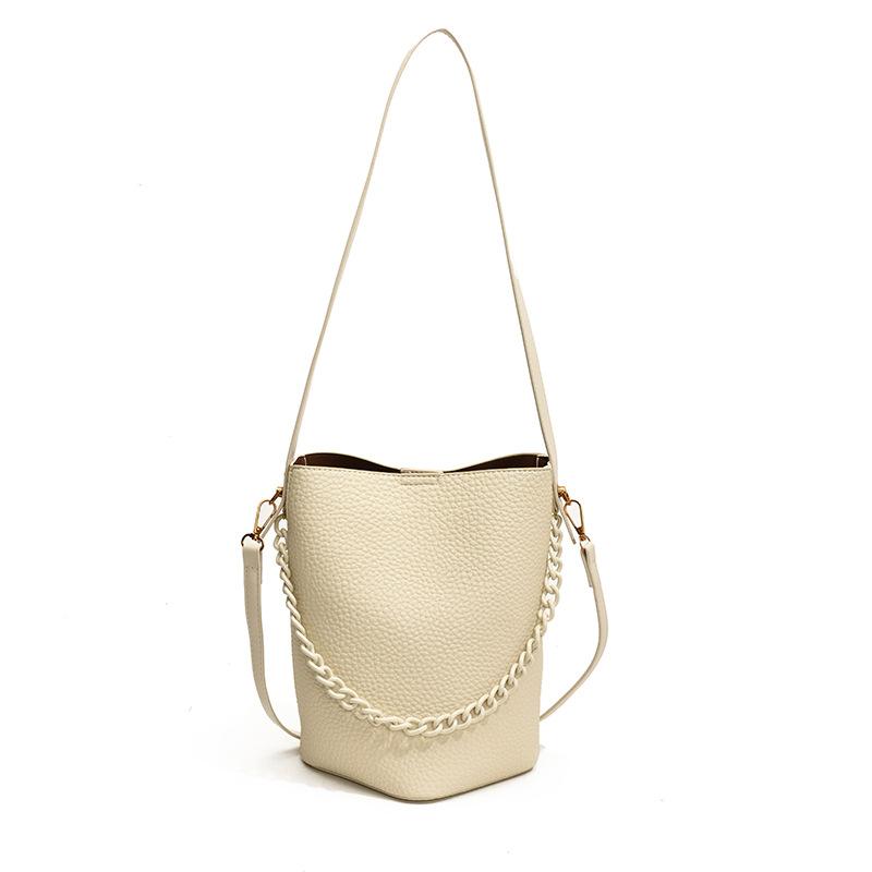 Retro large-capacity bag women s 2024 new trendy Korean chain bucket bag versatile simple shoulder bag tote bag 26*18*26 білий
Retro large-capacity bag women s 2024 new trendy Korean chain bucket bag versatile simple shoulder bag tote bag 26*18*26 білий