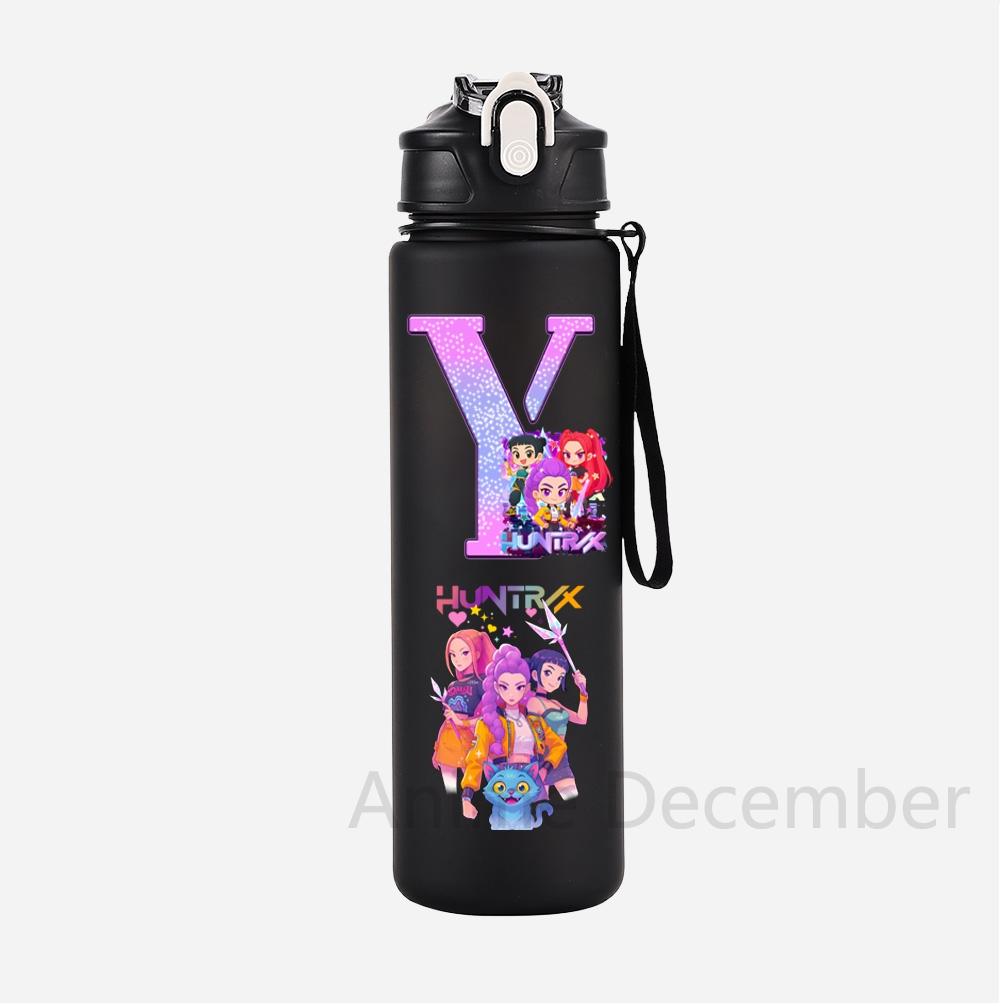 Аніме K-Pop Мисливці на демонів A-Z Надруковані англійськими літерами Чорна чашка для води Мисливці на демонів Велика місткість Вулична портативна пляшка для пиття для хлопчика дівчинки подарунок
Аніме K-Pop Мисливці на демонів A-Z Надруковані англійськими літерами Чорна чашка для води Мисливці на демонів Велика місткість Вулична портативна пляшка для пиття для хлопчика дівчинки подарунок