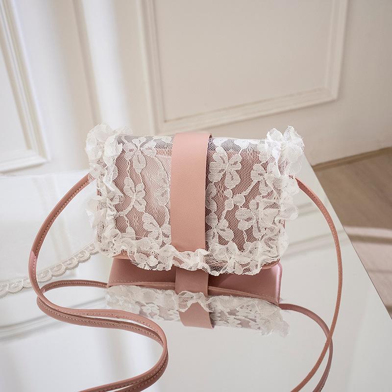 Женские сумки свежие и милые, а маленькие квадратные сумки для девочек — это модные сумки для мобильных телефонов с кружевной отделкой, которые можно носить через плечо. розовый