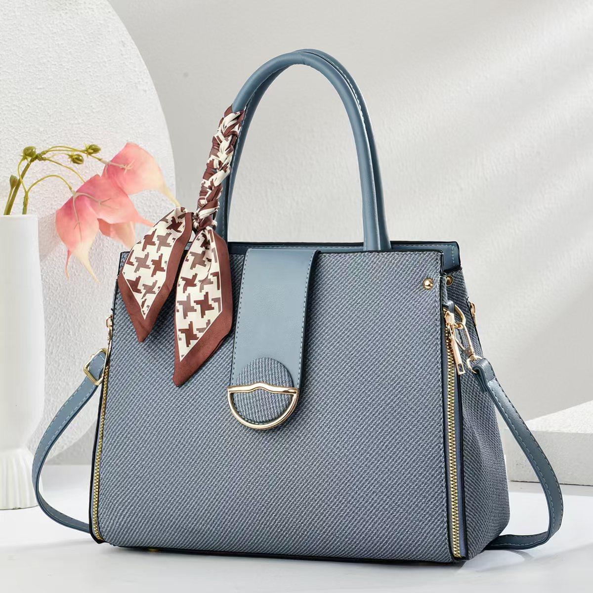 The New Macaron Fashion Handbag Zipper Design Style High Appearance Horizontal Shoulder Bag Everything Big Capacity Crossbody Bag .
The New Macaron Fashion Handbag Zipper Design Style High Appearance Horizontal Shoulder Bag Everything Big Capacity Crossbody Bag .