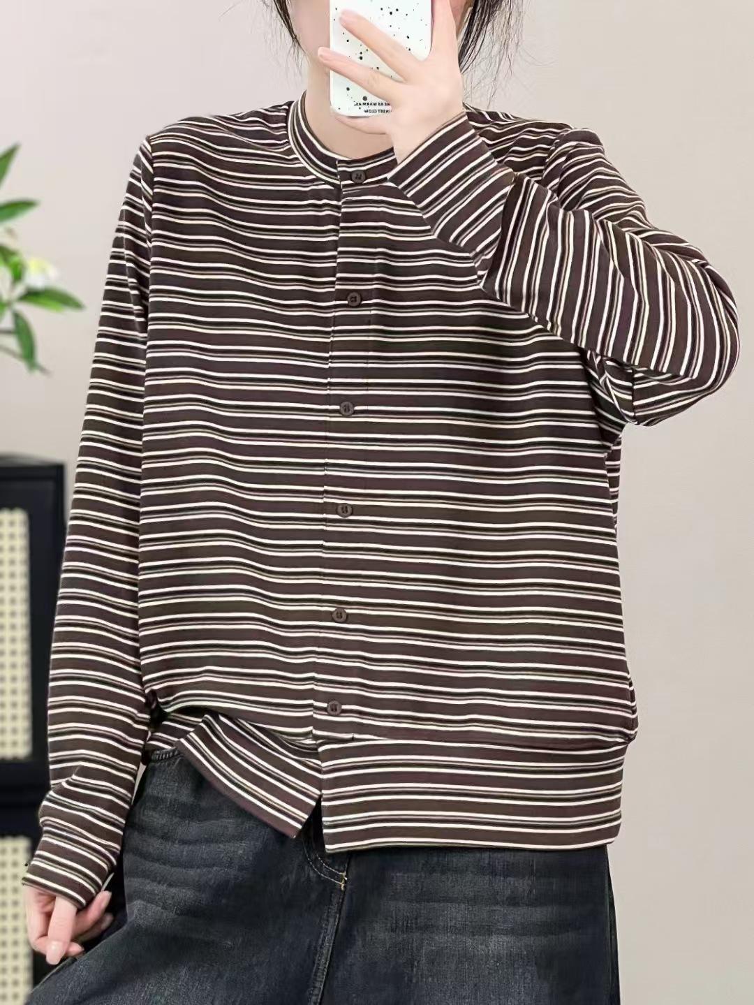 Autumn and winter 2025 new literary and retro personalized striped cotton-padded clothes contrasting colors versatile long-sleeved daily t-shirt outer one size fits all темно-коричневого кольору
Autumn and winter 2025 new literary and retro personalized striped cotton-padded clothes contrasting colors versatile long-sleeved daily t-shirt outer one size fits all темно-коричневого кольору