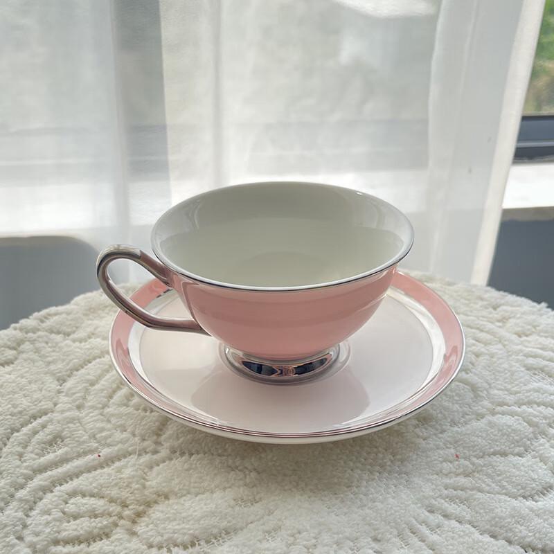 Shangqi Light Luxury Exquisite Vintage Ceramic Coffee Cup and Saucer Set
Shangqi Light Luxury Exquisite Vintage Ceramic Coffee Cup and Saucer Set