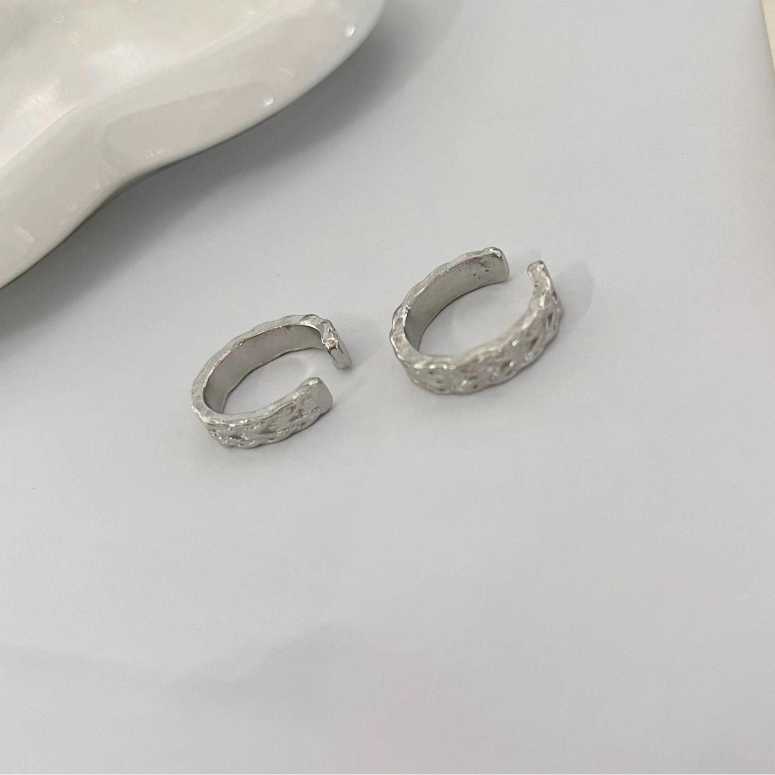 High-Value Minimalist Women s Open Personality Ring - Trendy Cold Style Index Ring with Niche Design
High-Value Minimalist Women s Open Personality Ring - Trendy Cold Style Index Ring with Niche Design
