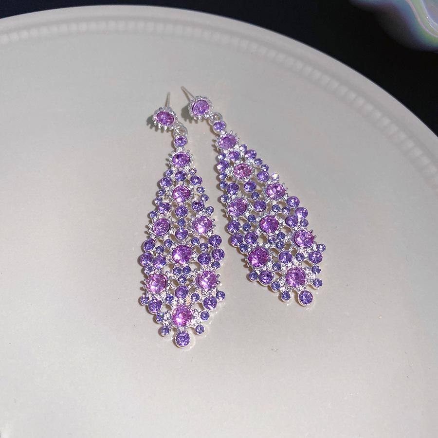 Silver needle zircon irregular rhombus earrings light luxury high-end stud earrings popular, personalized exaggerated earrings
Silver needle zircon irregular rhombus earrings light luxury high-end stud earrings popular, personalized exaggerated earrings