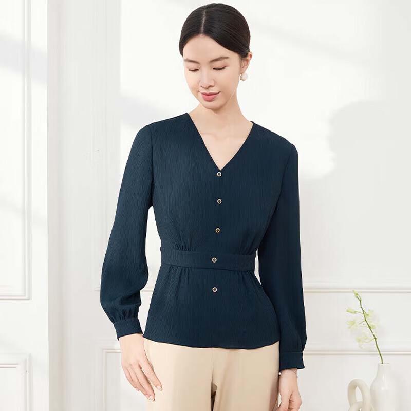 JESSIE Women s V-Neck Button-Front Long Sleeve Slim Top L
JESSIE Women s V-Neck Button-Front Long Sleeve Slim Top L
