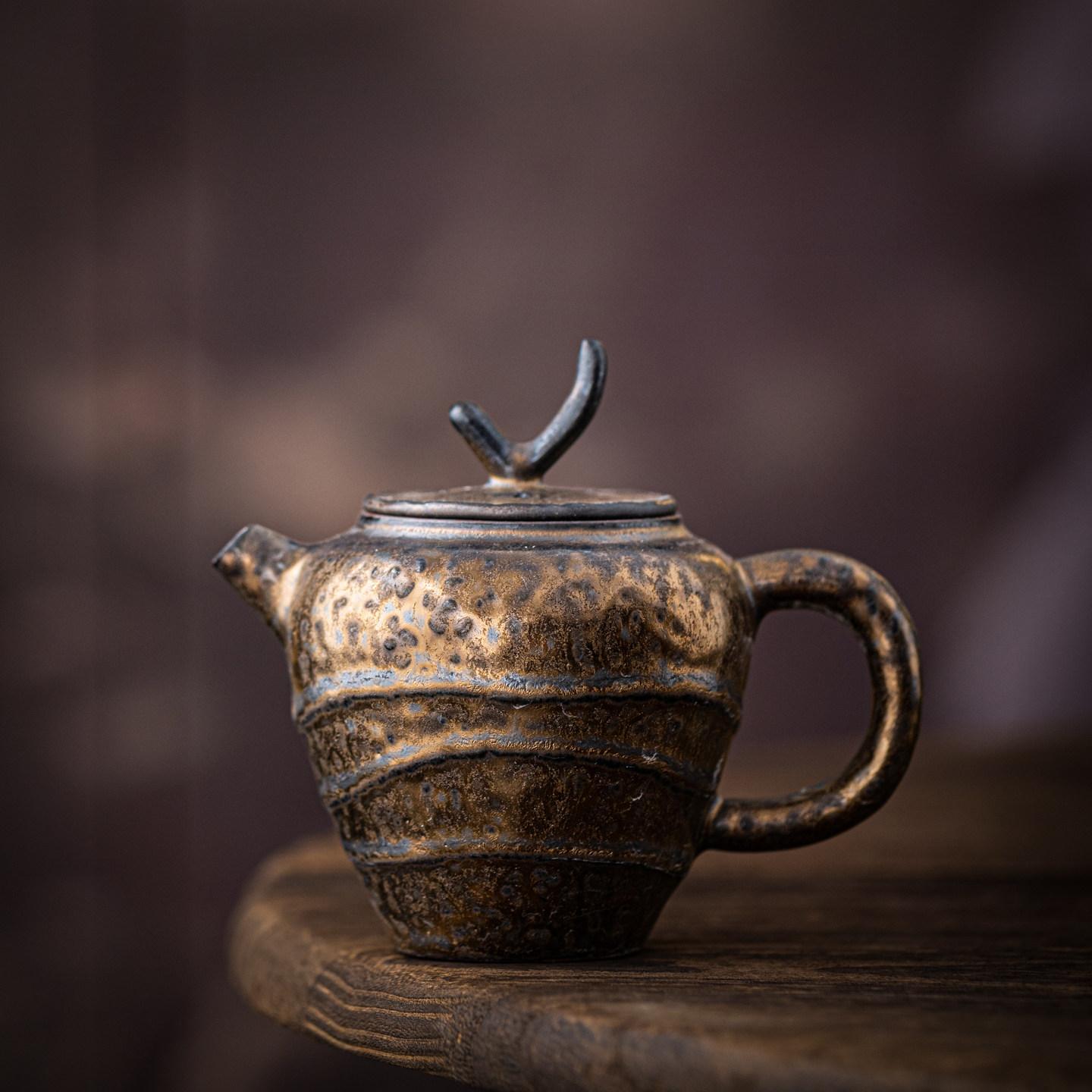 Old Rock Mud Rough Pottery Tea Pot Retro Teapot Tea Kettle Tea Ceremony Tea Making Single Pot Tea Ceremony
Old Rock Mud Rough Pottery Tea Pot Retro Teapot Tea Kettle Tea Ceremony Tea Making Single Pot Tea Ceremony