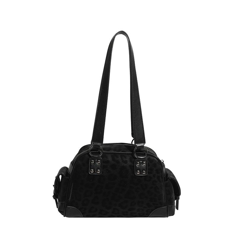 Leopard Print Rivet Handbag Versatile Pillow Bag New Commuting Shoulder Bag Versatile Armpit Bag чёрный
Leopard Print Rivet Handbag Versatile Pillow Bag New Commuting Shoulder Bag Versatile Armpit Bag чёрный