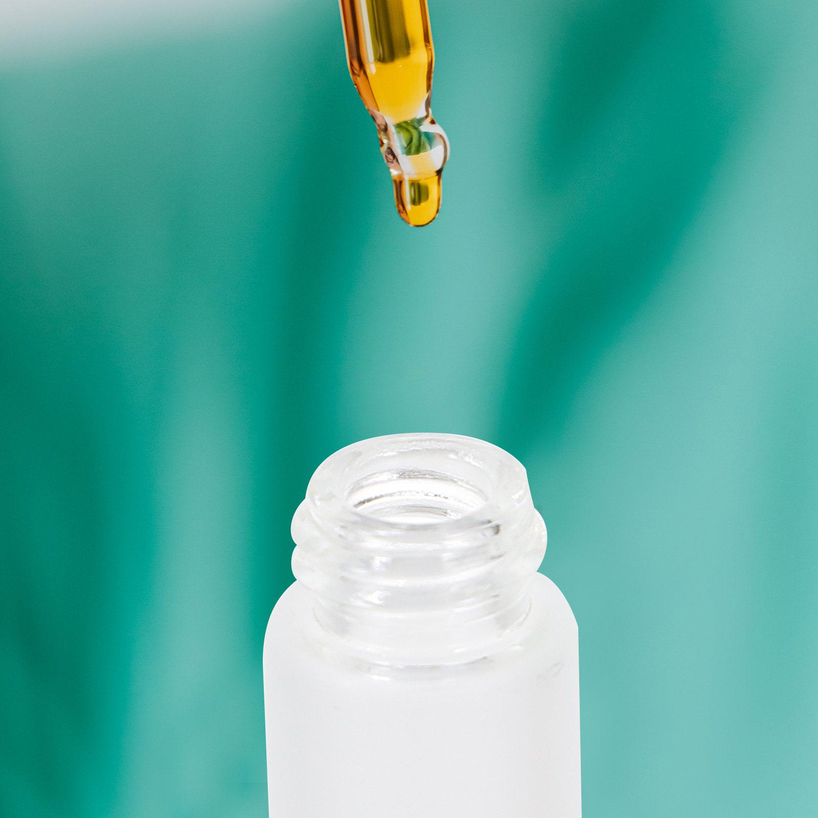 10Pcs Refillable Glass Dropper Bottles Essential Oil Perfume Sample Vials Liquid Dispenser Portable Travel Friendly 4.3x1.5cm
10Pcs Refillable Glass Dropper Bottles Essential Oil Perfume Sample Vials Liquid Dispenser Portable Travel Friendly 4.3x1.5cm