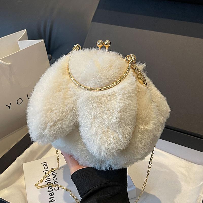 Плюшевая сумка-кролик женская сумка-мессенджер 2025 корейская версия милая портативная меховая сумка осень-зима новая сумка-клип с кроличьими ушками
Плюшевая сумка-кролик женская сумка-мессенджер 2025 корейская версия милая портативная меховая сумка осень-зима новая сумка-клип с кроличьими ушками