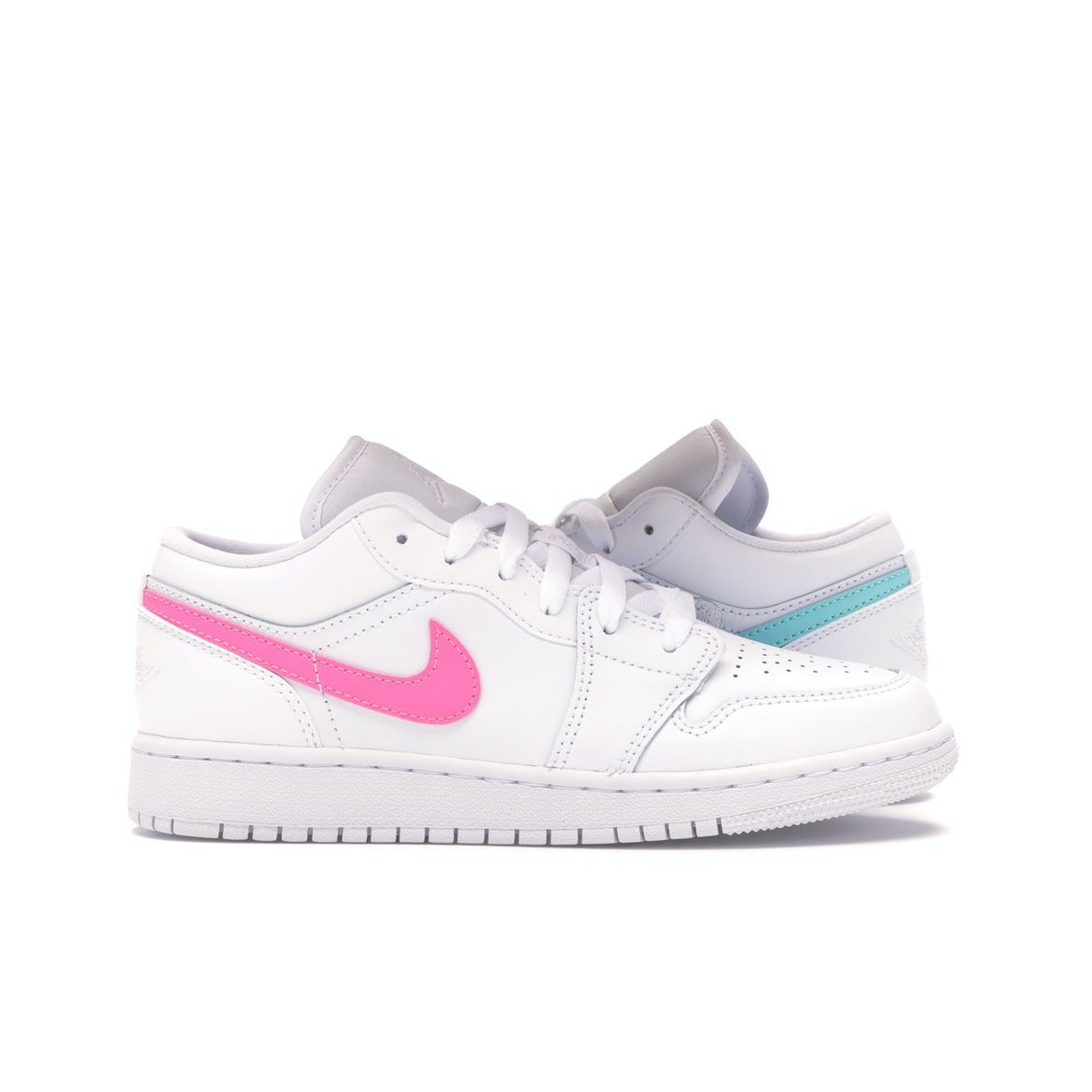 Детские кроссовки Air Jordan 1 Low GS White Neon Multi-Color Light-Aqua CW7035-100
Детские кроссовки Air Jordan 1 Low GS White Neon Multi-Color Light-Aqua CW7035-100