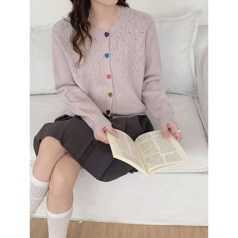 Lazy wind crew neck sweater women s autumn and winter new sweet color love buckle fashion knitted cardigan jacket thick average size
Lazy wind crew neck sweater women s autumn and winter new sweet color love buckle fashion knitted cardigan jacket thick average size