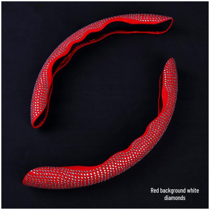 Набор стразового чехла на руль и держателя для карт - Нескользящий, всесезонный дизайн с патентом. 38cm
Набор стразового чехла на руль и держателя для карт - Нескользящий, всесезонный дизайн с патентом. 38cm