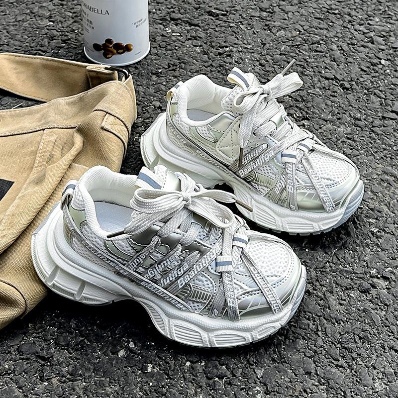 Children s trendy sports shoes, new autumn models for boys and girls, lace-up casual dad shoes, lightweight running shoes for students 32-37One Hand6Double
Children s trendy sports shoes, new autumn models for boys and girls, lace-up casual dad shoes, lightweight running shoes for students 32-37One Hand6Double