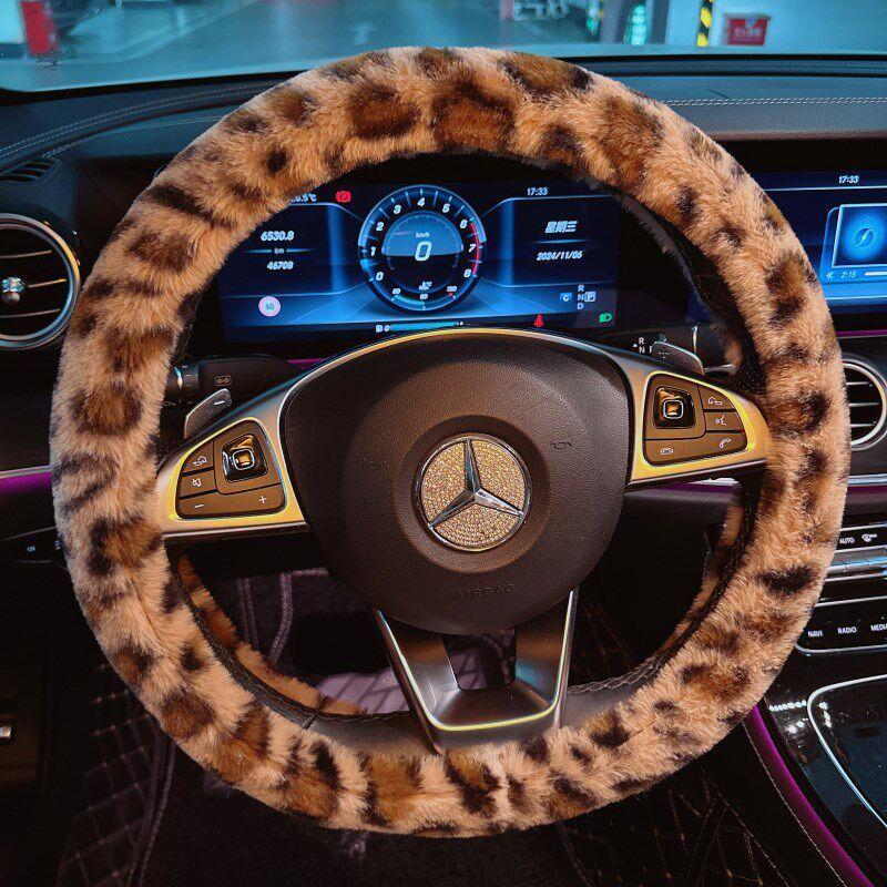 Cute Car Steering Wheel Cover Winter Plush Warm Non-Slip Leopard Print Cat Steering Wheel Cover for Women 2024 New Model Decoration Leopard Print Rabbit Fur
Cute Car Steering Wheel Cover Winter Plush Warm Non-Slip Leopard Print Cat Steering Wheel Cover for Women 2024 New Model Decoration Leopard Print Rabbit Fur