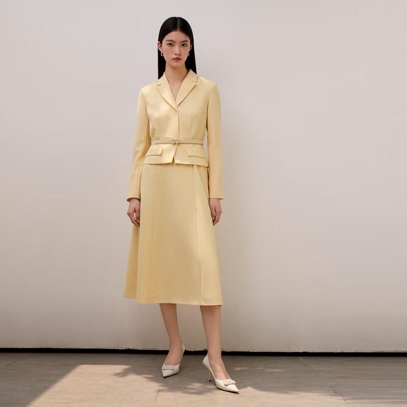 ELLASSAY Women s 100% Wool Lapel Midi Dress with Belt M
ELLASSAY Women s 100% Wool Lapel Midi Dress with Belt M