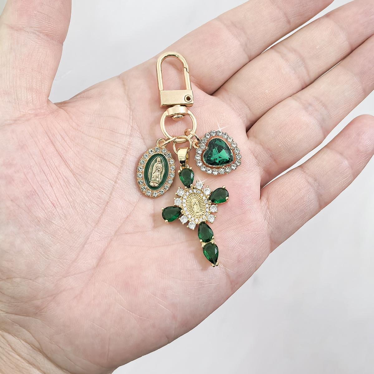 Luxury Metal Cross Keychain Zircon Heart Bag Pendant Gift Accessories Couple Family Keychain Pendant
Luxury Metal Cross Keychain Zircon Heart Bag Pendant Gift Accessories Couple Family Keychain Pendant