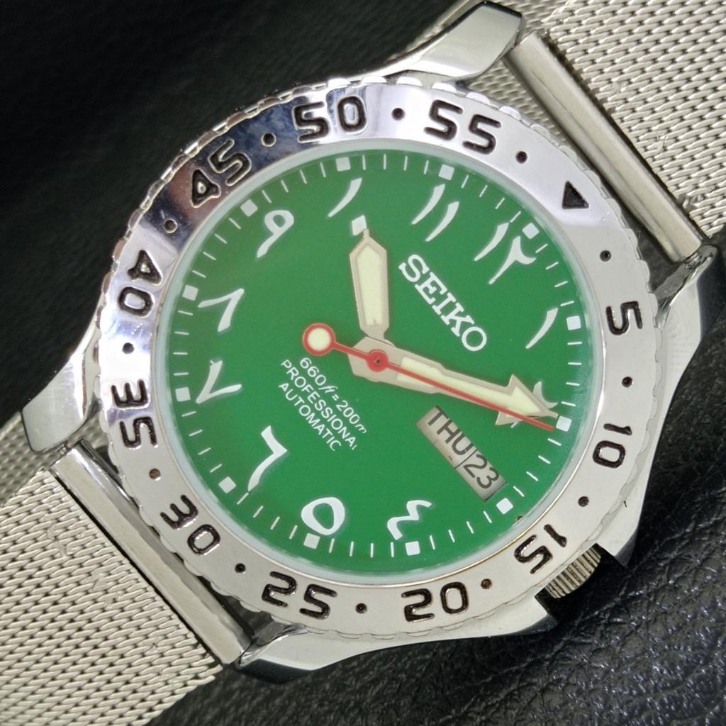 REFURBISHED VINTAGE SEIKO AUTOMATIC JAPAN MENS ARABIC GREEN DIAL WATCH a434370-2 R120-a434370
REFURBISHED VINTAGE SEIKO AUTOMATIC JAPAN MENS ARABIC GREEN DIAL WATCH a434370-2 R120-a434370