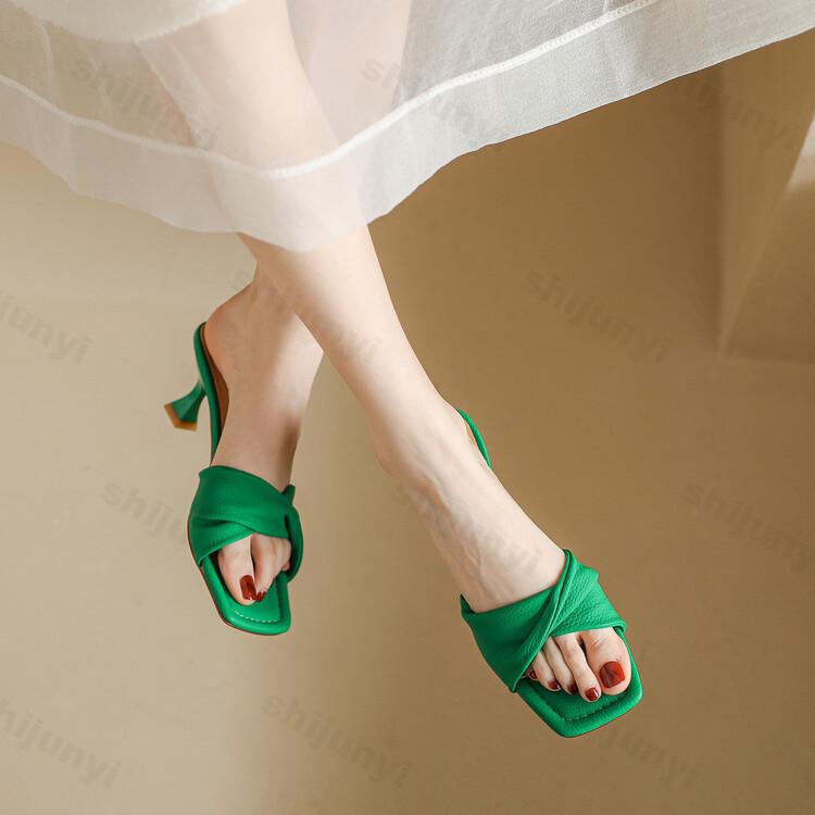 Fashion 2025 Square Head Thin Heel Sandals for Women s Summer Beach Fashion High Heels Hollow Open Toes Breathable Comfortable Slippers 35 зелёный
Fashion 2025 Square Head Thin Heel Sandals for Women s Summer Beach Fashion High Heels Hollow Open Toes Breathable Comfortable Slippers 35 зелёный