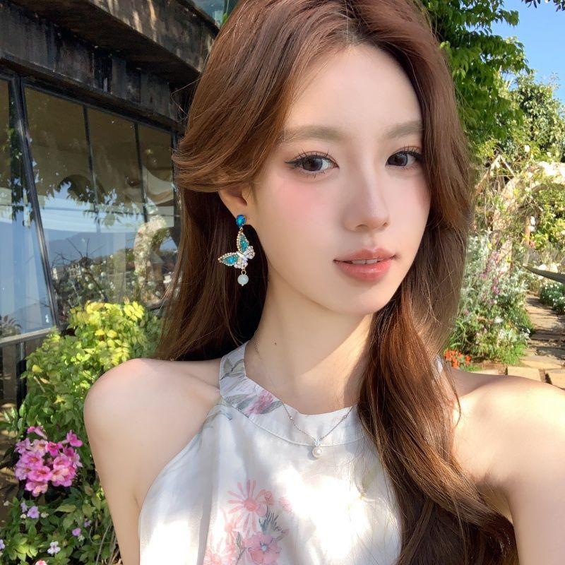 Silver Needle Sweet Versatile Diamond Butterfly Earrings Elegant Temperament Earrings Light Luxury High Sense Fashion Earrings Women
Silver Needle Sweet Versatile Diamond Butterfly Earrings Elegant Temperament Earrings Light Luxury High Sense Fashion Earrings Women