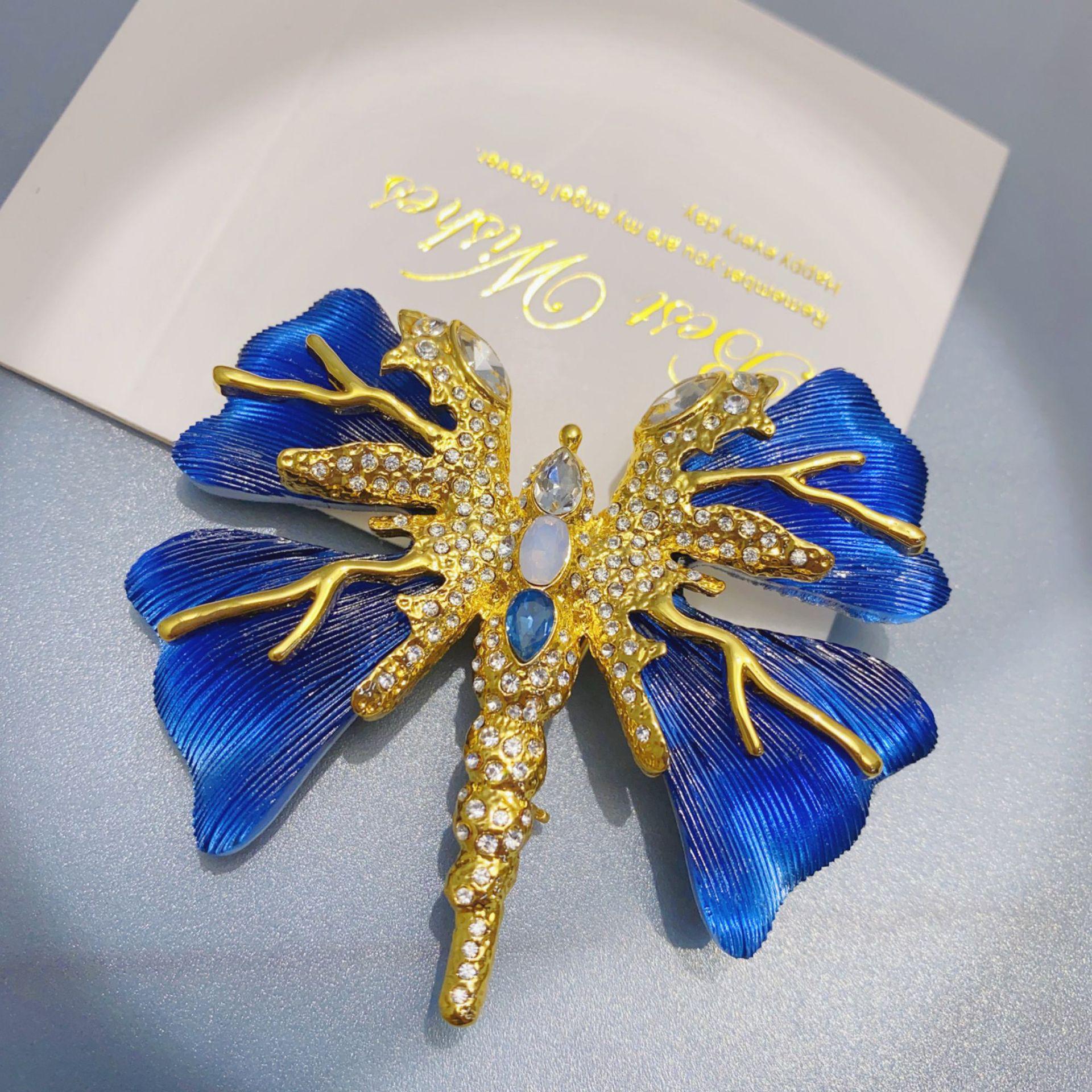 Dilly Snow Blue Butterfly Brooch Corsage & Pendant - Vintage European & American Design
Dilly Snow Blue Butterfly Brooch Corsage & Pendant - Vintage European & American Design