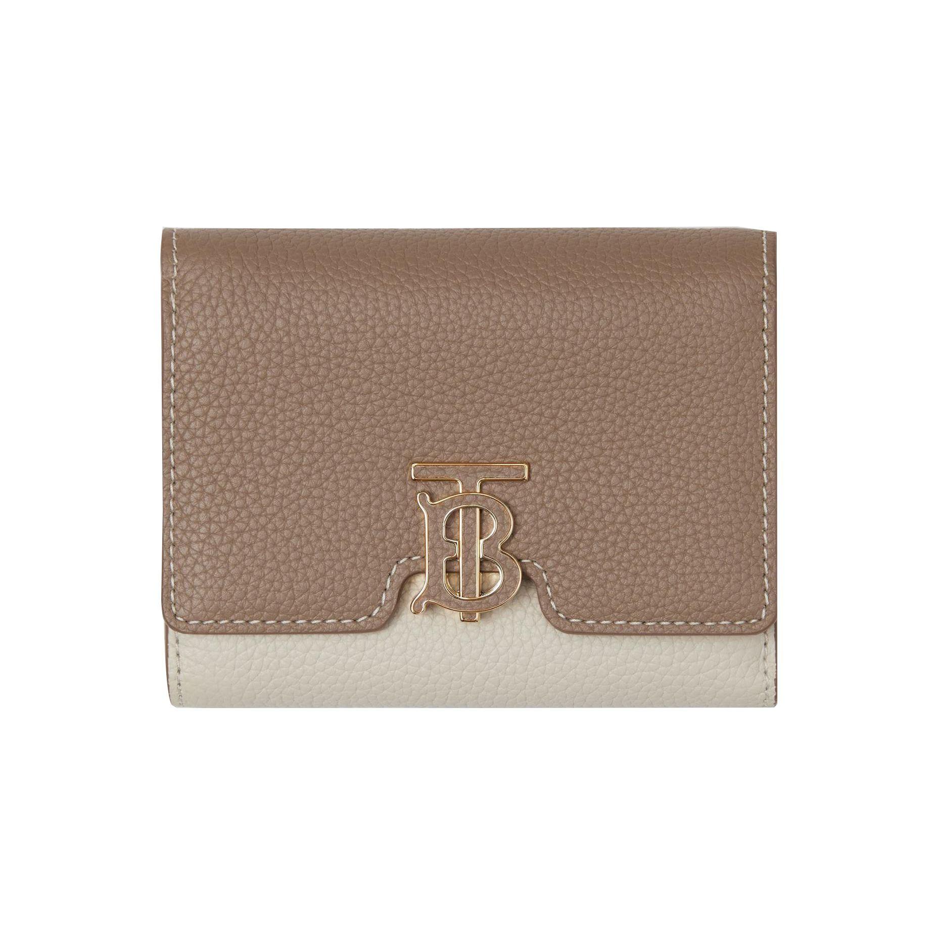 Burberry Logo Top Flap Wallet With Snap Closure Women Wallet Camel Classic-Beige Warm-Brown 80596231 Basic Set (Bag+Dust Bag)
Burberry Logo Top Flap Wallet With Snap Closure Women Wallet Camel Classic-Beige Warm-Brown 80596231 Basic Set (Bag+Dust Bag)
