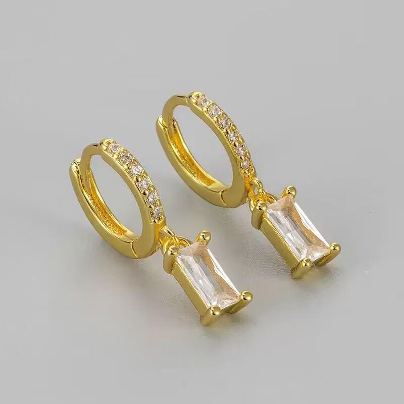 2026 New Cubic Zirconia Geometric Earrings for Women Minimalist Metal Inlaid Zircon Circle Ear Buckle Earrings Fashion Zircon золотий
2026 New Cubic Zirconia Geometric Earrings for Women Minimalist Metal Inlaid Zircon Circle Ear Buckle Earrings Fashion Zircon золотий