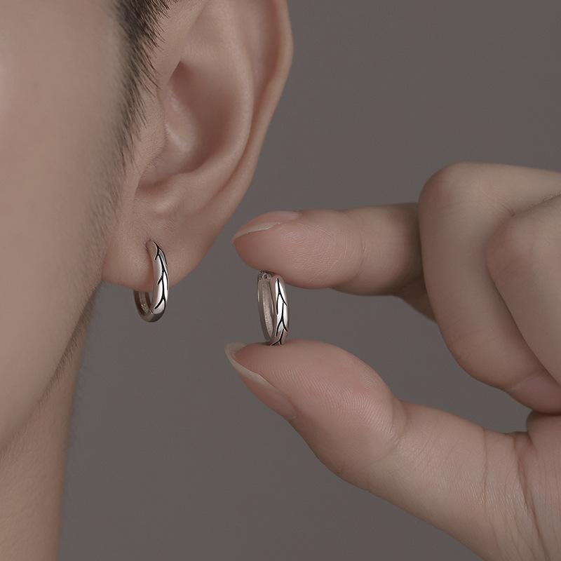 Vintage Striped Men s Hoop Earrings Simple Trendy Personality Party Jewelry Accessories серебряный
Vintage Striped Men s Hoop Earrings Simple Trendy Personality Party Jewelry Accessories серебряный