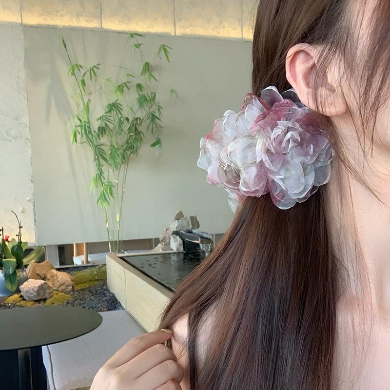 Acrylic fabric mesh yarn flower hair grab super fairy temperament advanced sense plate hairpin niche fashion versatile hair accessories women
Acrylic fabric mesh yarn flower hair grab super fairy temperament advanced sense plate hairpin niche fashion versatile hair accessories women