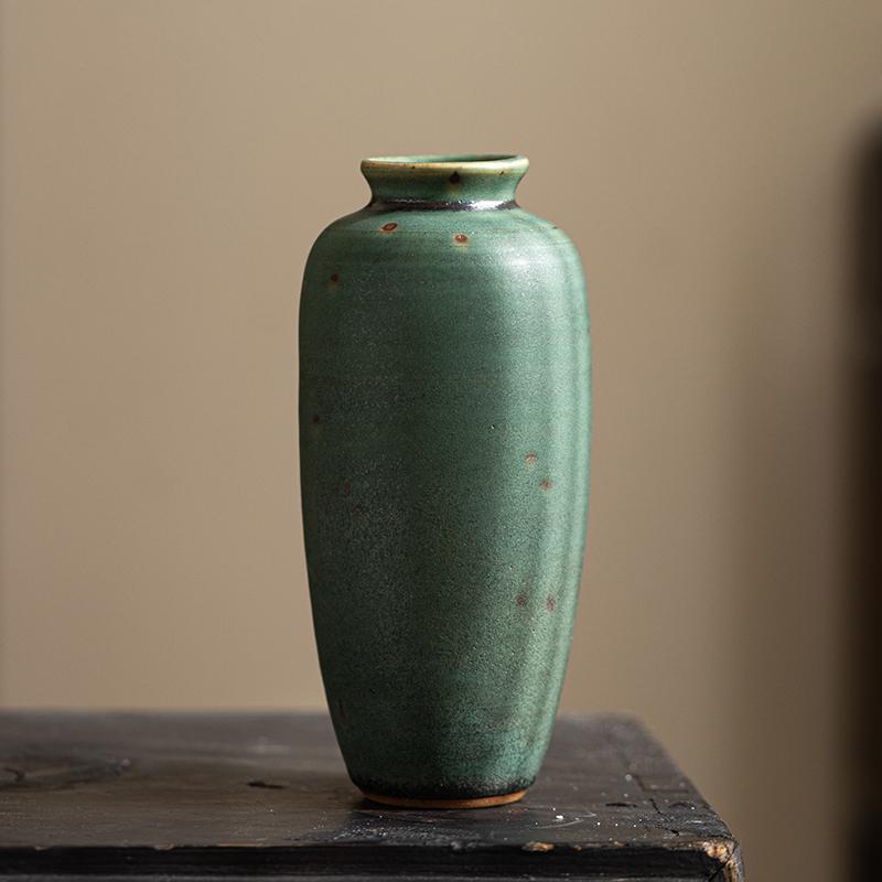 Zen Coarse Pottery Small Vase - Handmade Retro Decor for Office & Study
Zen Coarse Pottery Small Vase - Handmade Retro Decor for Office & Study