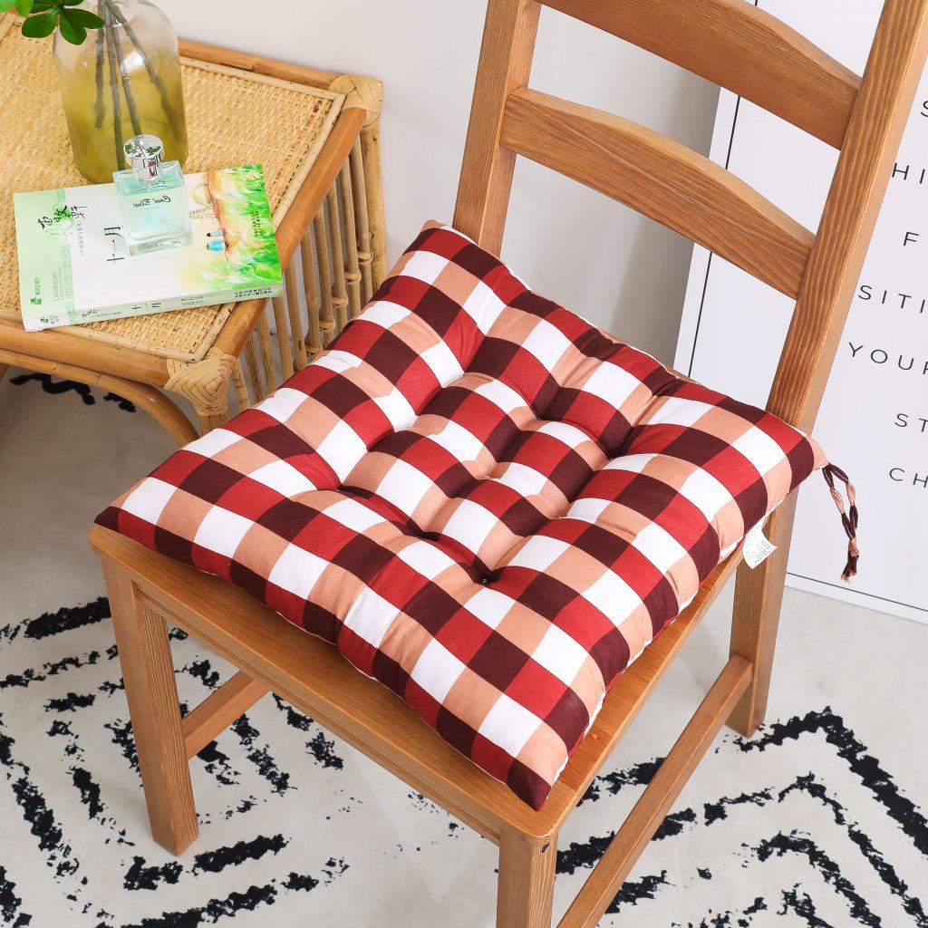 Квадратная подушка с мультяшным принтом для офиса, стула, студента, футона и эркера 45x45 cm
Квадратная подушка с мультяшным принтом для офиса, стула, студента, футона и эркера 45x45 cm