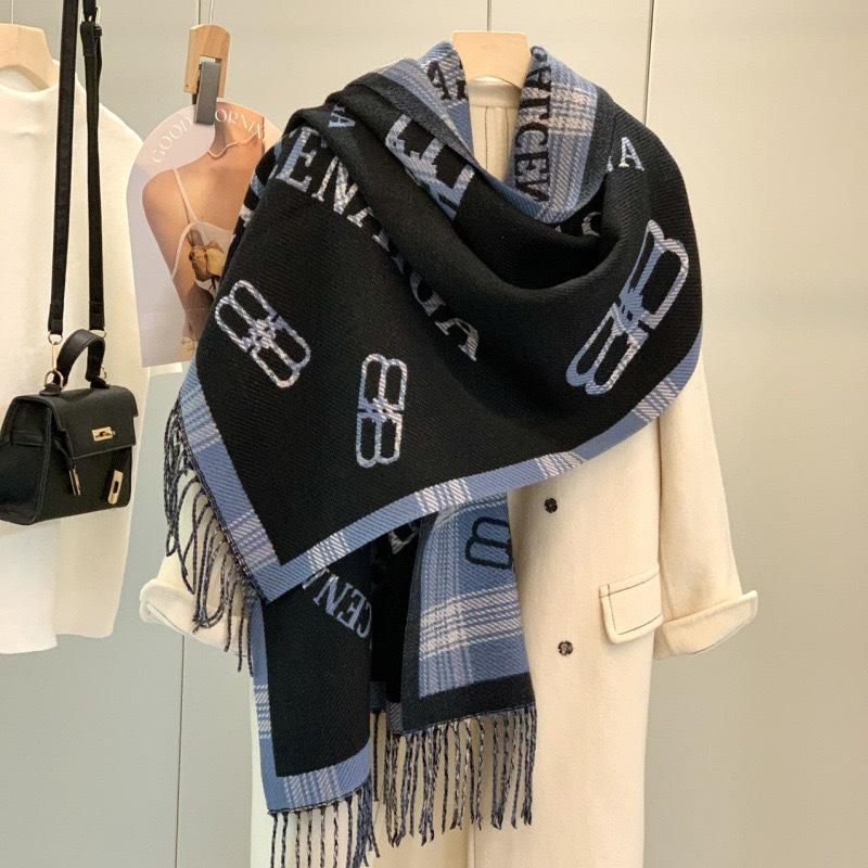 Розкішний жіночий двосторонній шарф з кашеміровим відчуттям з китицями – Високоякісна, універсальна, тепла шаль для осені та зими
Розкішний жіночий двосторонній шарф з кашеміровим відчуттям з китицями – Високоякісна, універсальна, тепла шаль для осені та зими