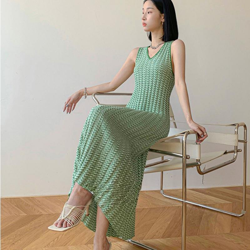 Summer 2023 Chic Sleeveless Dress for Women - Stunning Pear-Shaped Silhouette L
Summer 2023 Chic Sleeveless Dress for Women - Stunning Pear-Shaped Silhouette L