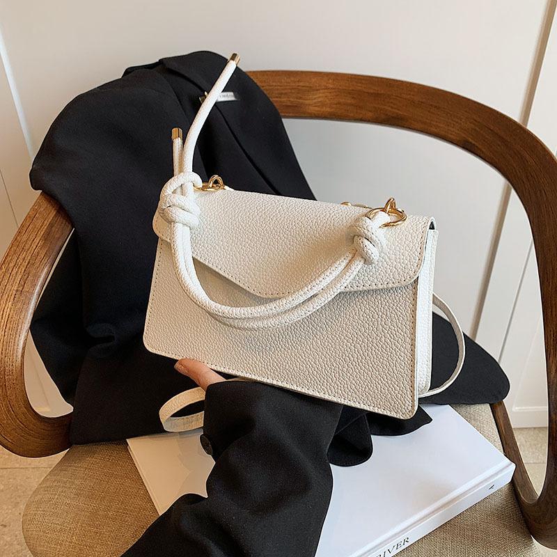 Сумка женская 2025 новая в иностранном стиле универсальная сумка-мессенджер женская модная текстурная на плечо белый
Сумка женская 2025 новая в иностранном стиле универсальная сумка-мессенджер женская модная текстурная на плечо белый