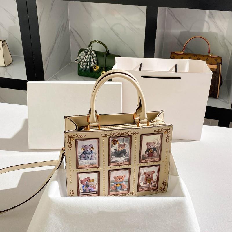 Vintage High-end Contrast Color Embroidery Printed Handbag Fashionable Large Capacity
Vintage High-end Contrast Color Embroidery Printed Handbag Fashionable Large Capacity