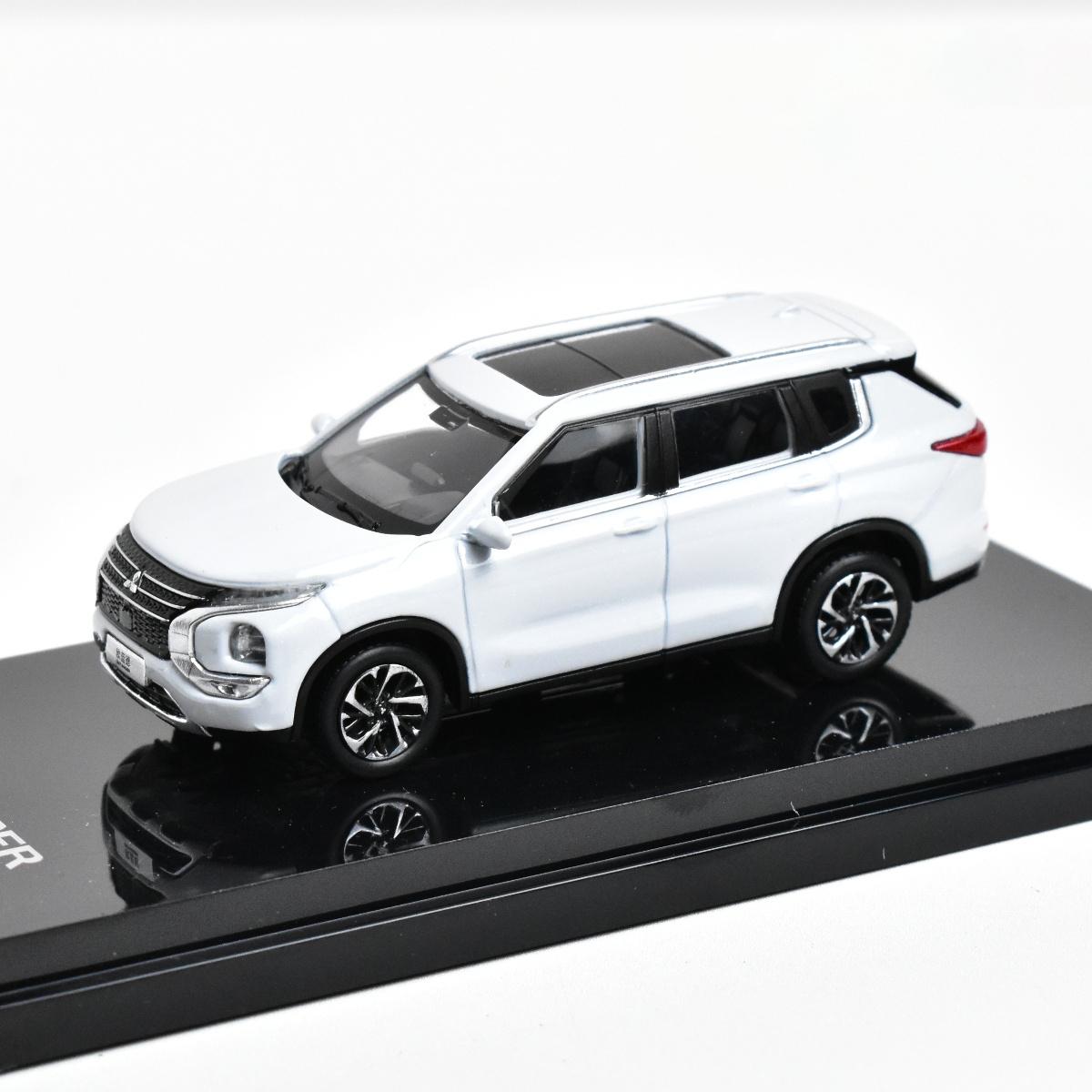 1:64 Mitsubishi Outlander SUV 2023 Alloy Car Diecasts & Toy Vehicles Car Model Miniature Scale Model Car For Children белый
1:64 Mitsubishi Outlander SUV 2023 Alloy Car Diecasts & Toy Vehicles Car Model Miniature Scale Model Car For Children белый
