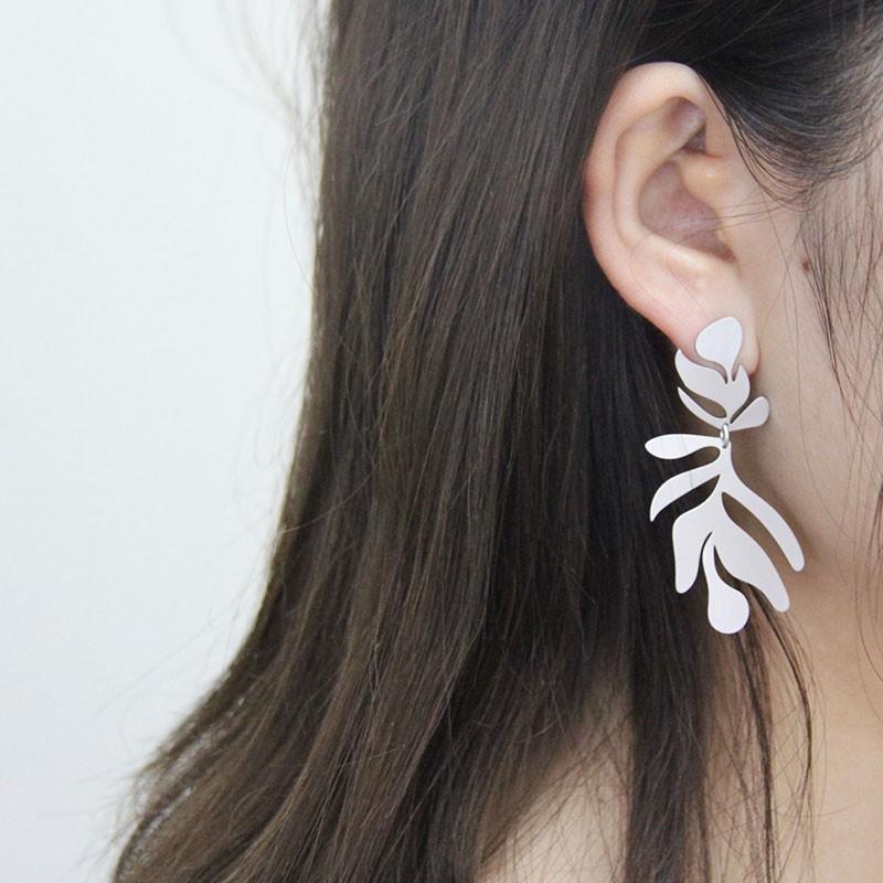 Vintage Metal Leaf Long Drop Earrings for Women Golden Copper Color Simple Big Dangle Earrings Trendy Statement Zircon Gift
Vintage Metal Leaf Long Drop Earrings for Women Golden Copper Color Simple Big Dangle Earrings Trendy Statement Zircon Gift