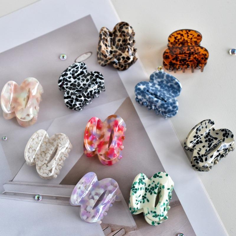 Korean Small 3.5cm Women Hair Claw Cute Colorful Hollow Out Leopard Color Acetate Hair Clips Girls Hair Accessories New
Korean Small 3.5cm Women Hair Claw Cute Colorful Hollow Out Leopard Color Acetate Hair Clips Girls Hair Accessories New