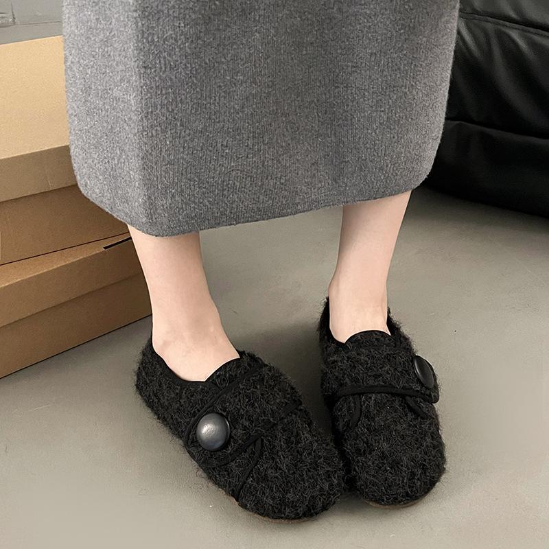 Retro Mao Mao Mary Jane single shoes in the autumn and winter of 2024, new round head one-pedal flat-bottomed casual Doudou cotton shoes 35 чёрный
Retro Mao Mao Mary Jane single shoes in the autumn and winter of 2024, new round head one-pedal flat-bottomed casual Doudou cotton shoes 35 чёрный
