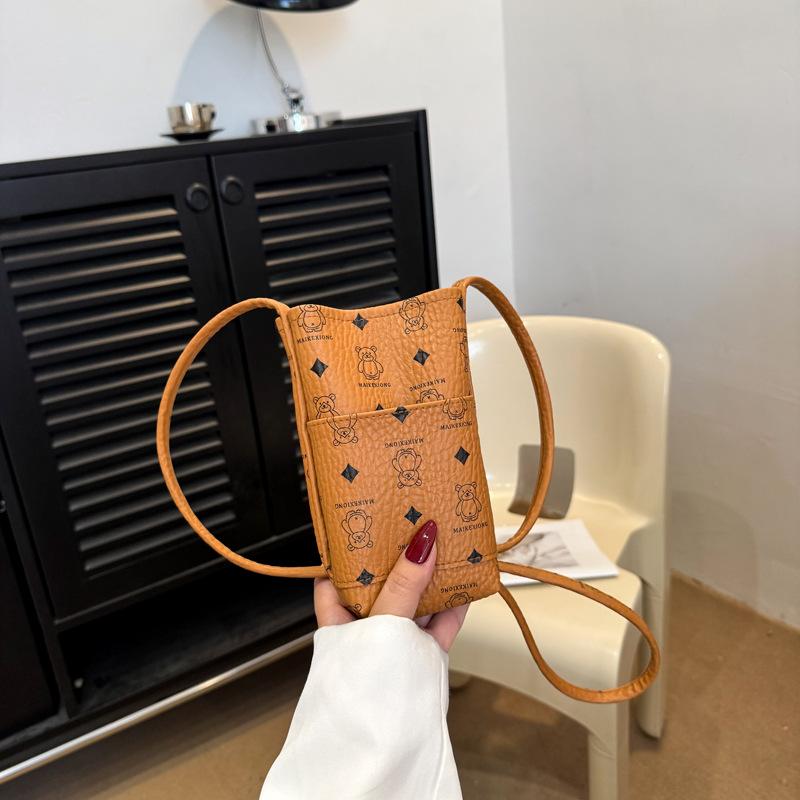 Новая сумка через плечо нишевая эстетика модный тренд с принтом вертикальная сумка для мобильного телефона высокая текстура сумка-мессенджер коричневый
Новая сумка через плечо нишевая эстетика модный тренд с принтом вертикальная сумка для мобильного телефона высокая текстура сумка-мессенджер коричневый