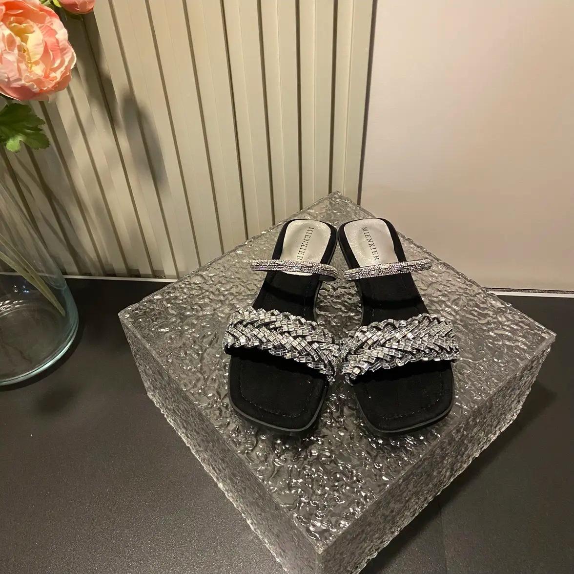 Korean version of cool slippers women s summer wear thick heel fashion rhinestone sandals 2024 new Internet celebrity middle heel one-word drag 40 чорний
Korean version of cool slippers women s summer wear thick heel fashion rhinestone sandals 2024 new Internet celebrity middle heel one-word drag 40 чорний