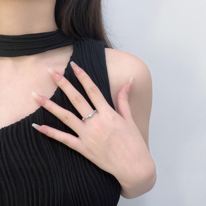 7 Small Broken Diamond Rings, Slightly Inlaid Diamond Ring Jewelry No. 6
7 Small Broken Diamond Rings, Slightly Inlaid Diamond Ring Jewelry No. 6