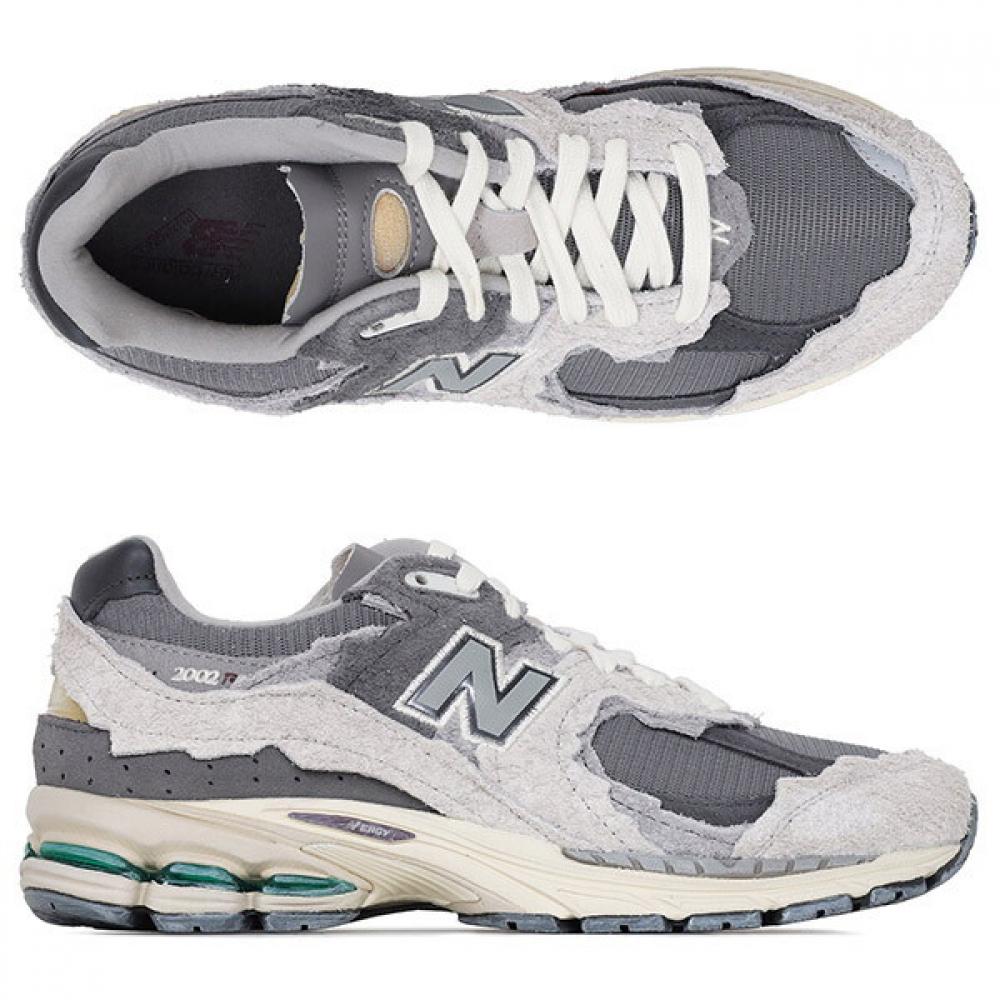 New Balance Rain Cloud 2002r Protection Pack Sneakers 5.5 5.5
New Balance Rain Cloud 2002r Protection Pack Sneakers 5.5 5.5