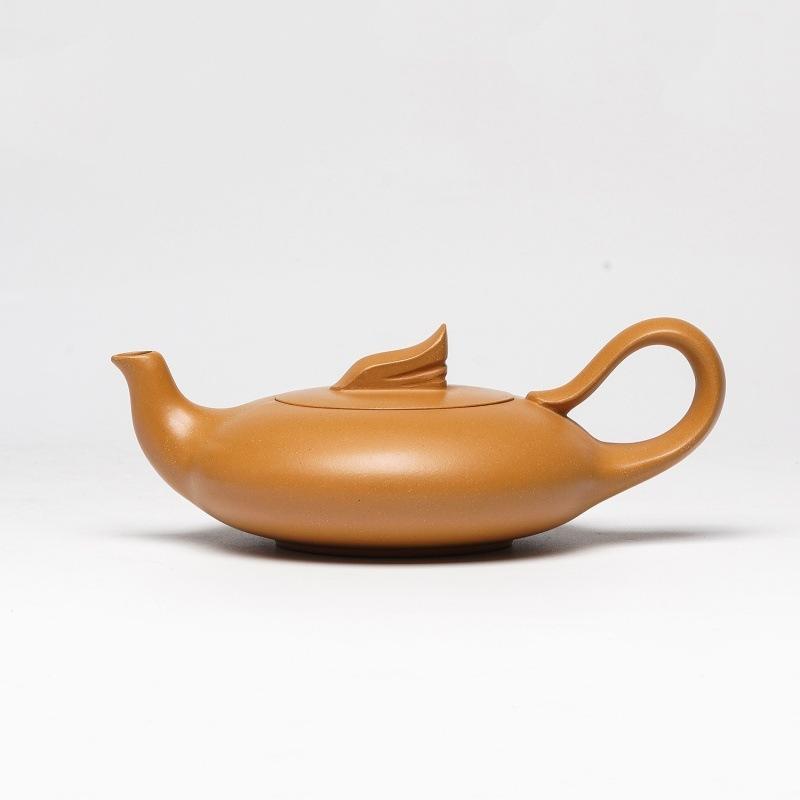 260ml Yixing Purple Clay Teapots Master Handmade Plain Sailing Pot Raw Ore Stone Section Mud Kettle With Filter Zisha Tea Set
260ml Yixing Purple Clay Teapots Master Handmade Plain Sailing Pot Raw Ore Stone Section Mud Kettle With Filter Zisha Tea Set