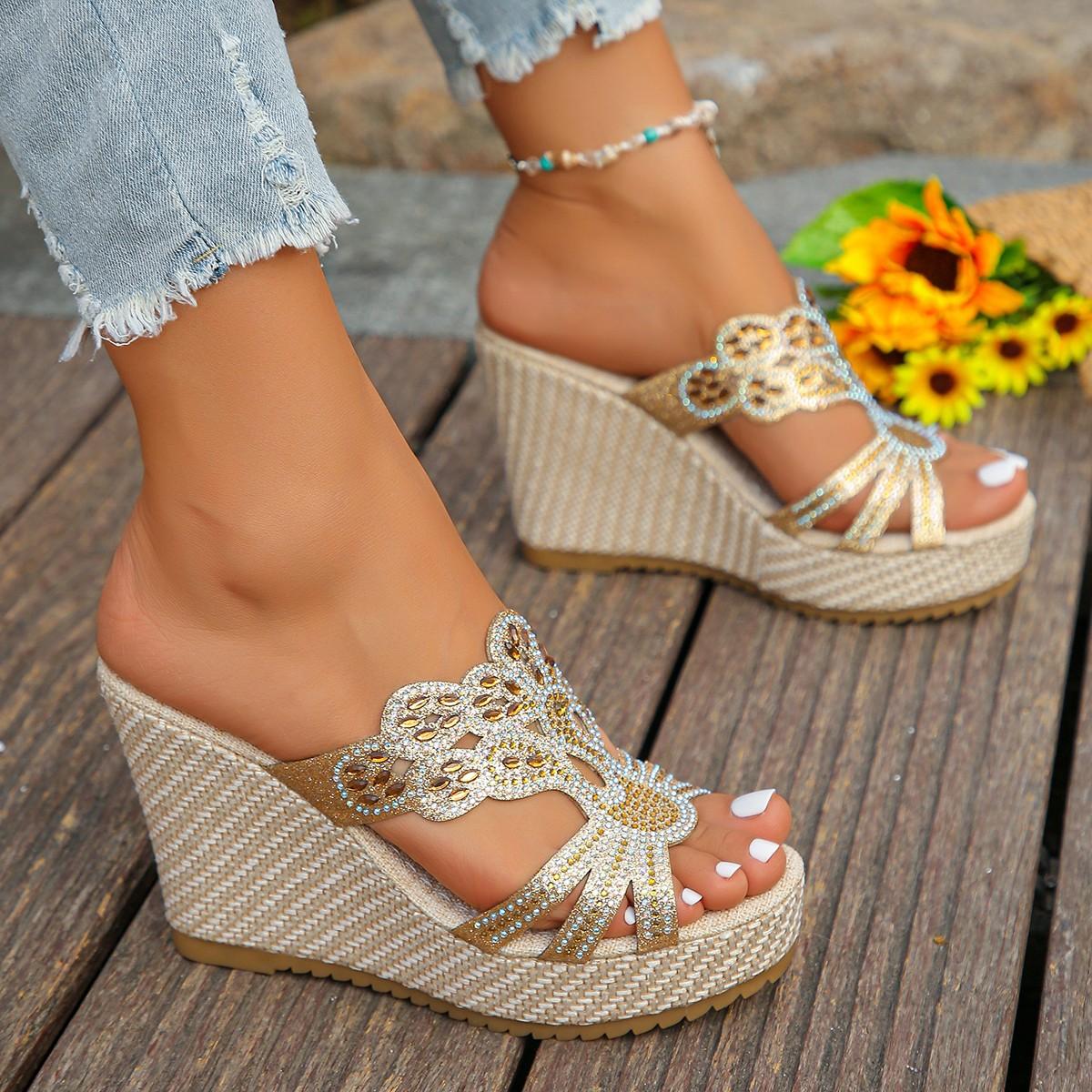 Новые женские тапочки на танкетке со стразами, летняя женская обувь высокого качества с открытым носком, большие размеры, Zapatos Para Mujeres 40
Новые женские тапочки на танкетке со стразами, летняя женская обувь высокого качества с открытым носком, большие размеры, Zapatos Para Mujeres 40