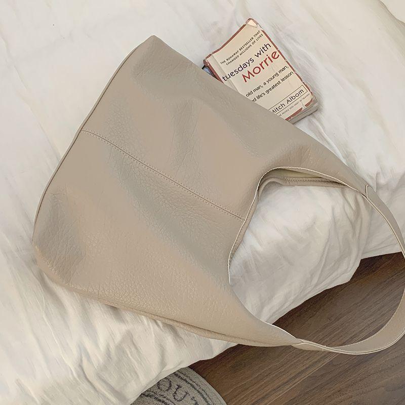 Bags Large-capacity advanced commuting French underarm bags New college students class leisure commuting bucket bags хаки
Bags Large-capacity advanced commuting French underarm bags New college students class leisure commuting bucket bags хаки