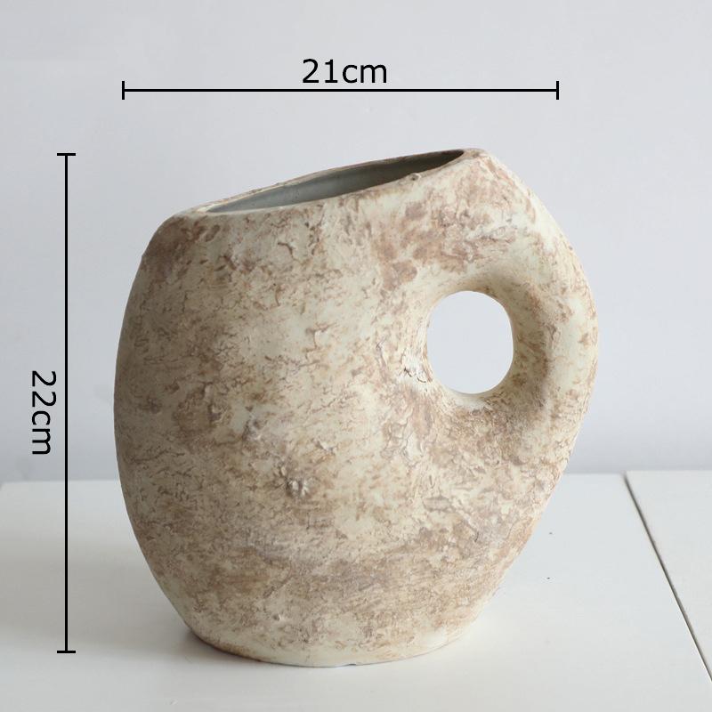 Irregular Retro Ceramic Vase Creative Handle Plant Pot Table Decoration Flower Arrangement Floral Vase Room Aesthetic Decor
Irregular Retro Ceramic Vase Creative Handle Plant Pot Table Decoration Flower Arrangement Floral Vase Room Aesthetic Decor